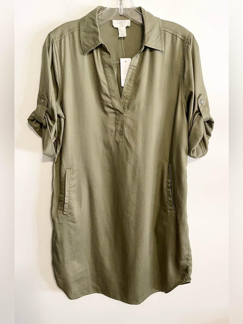 NWT LOFT Outlet Lounge Popover V Neck Mini Dress in Army Green. Size XS